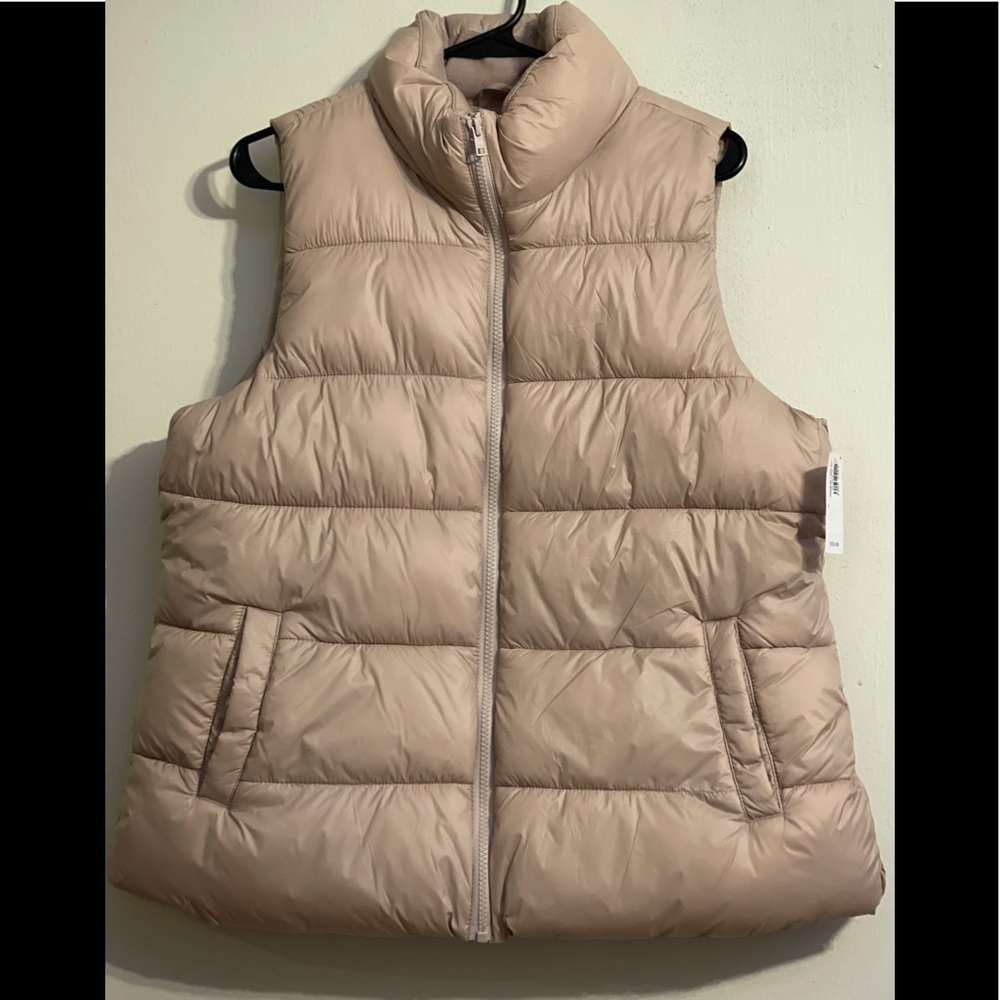 Women’s Old Navy puffer vest